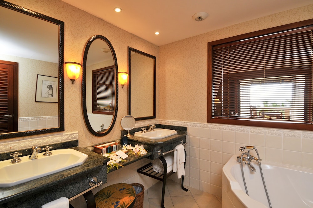 Premium Room, 1 King Bed, Garden View