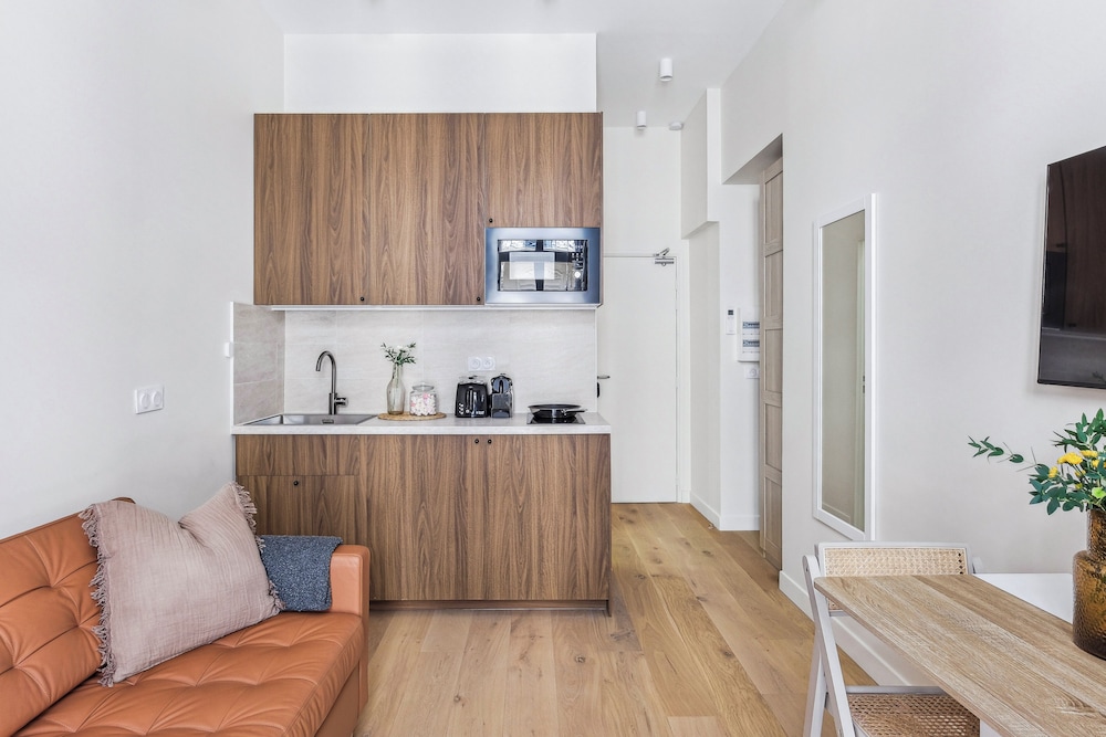 Classic Apartment photo 3