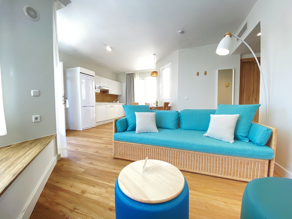 Junior Suite, Terrace, Garden View (3 adults + 1 child)