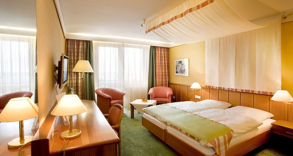 Standard Room, 1 Double Bed, Balcony - Photo 1
