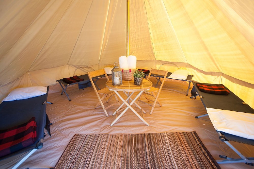 Deluxe Tent photo 1