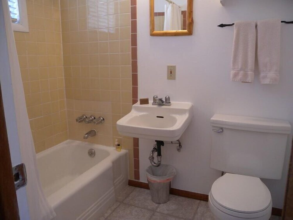Superior Double Room, Private Bathroom (Room 11 - Pet-friendly) photo 3