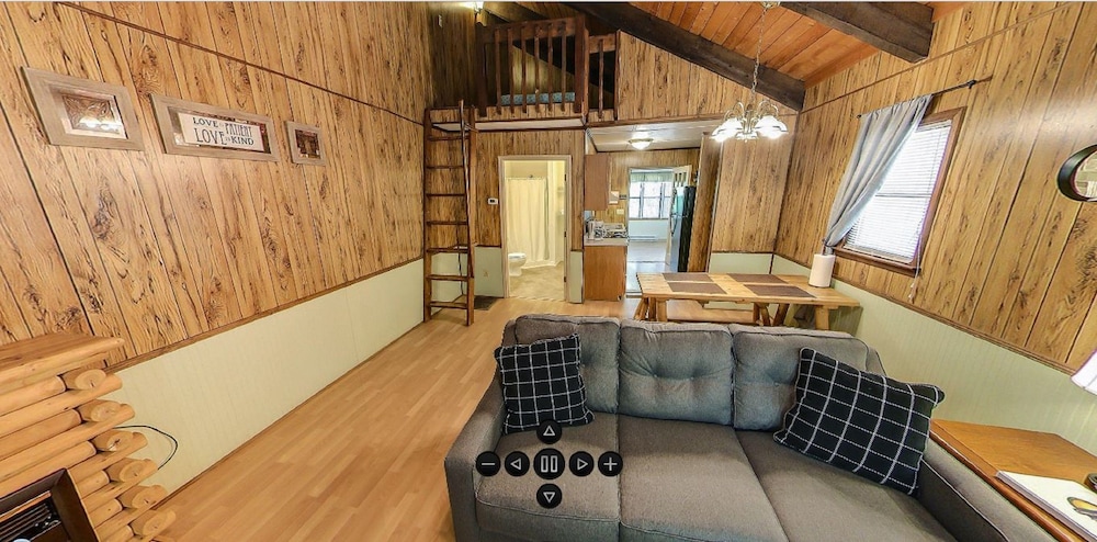 Luxury Cabin, 1 Bedroom, Non Smoking (No Pets, Linens Included) photo 1