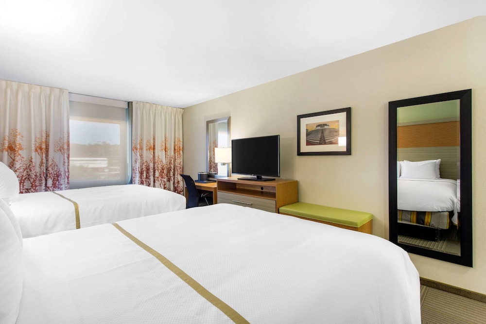 Standard Room, 2 Queen Beds, Non Smoking