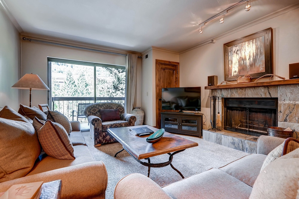 Condo, 2 Bedrooms