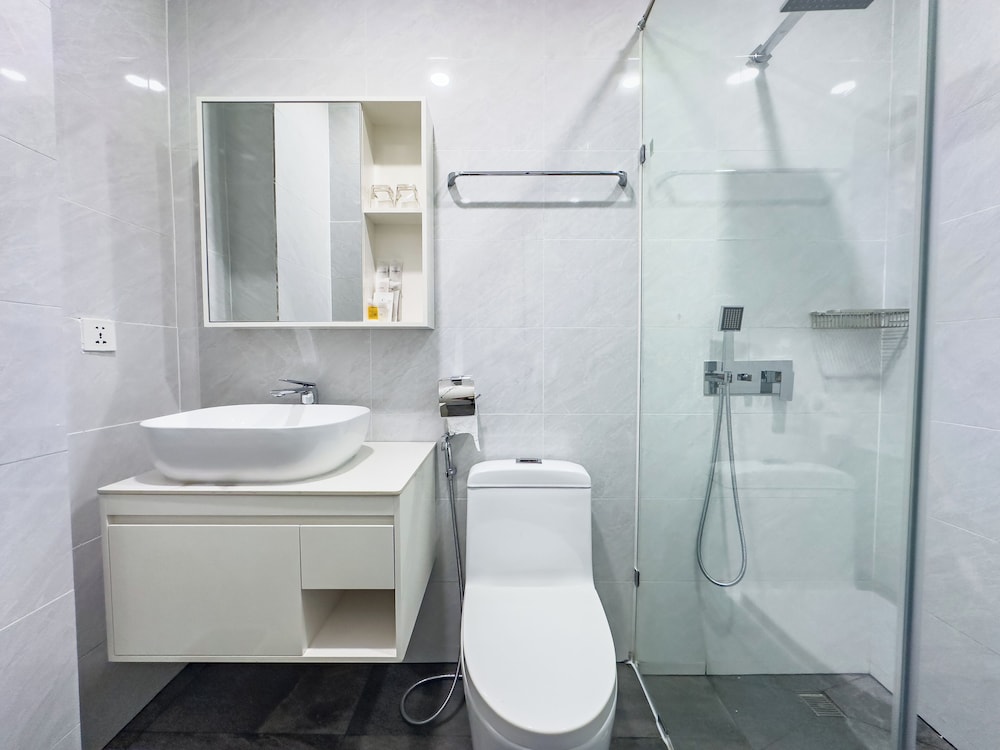 Superior Double Room, Balcony, City View - Photo 4
