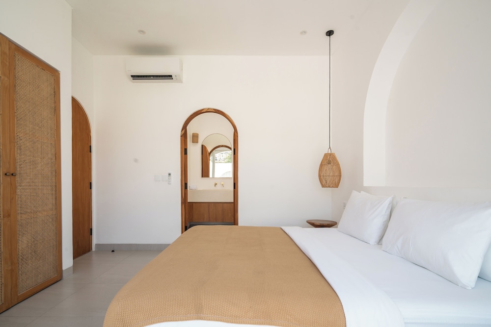 Deluxe Villa, 2 Bedrooms, Balcony, Pool View photo 1