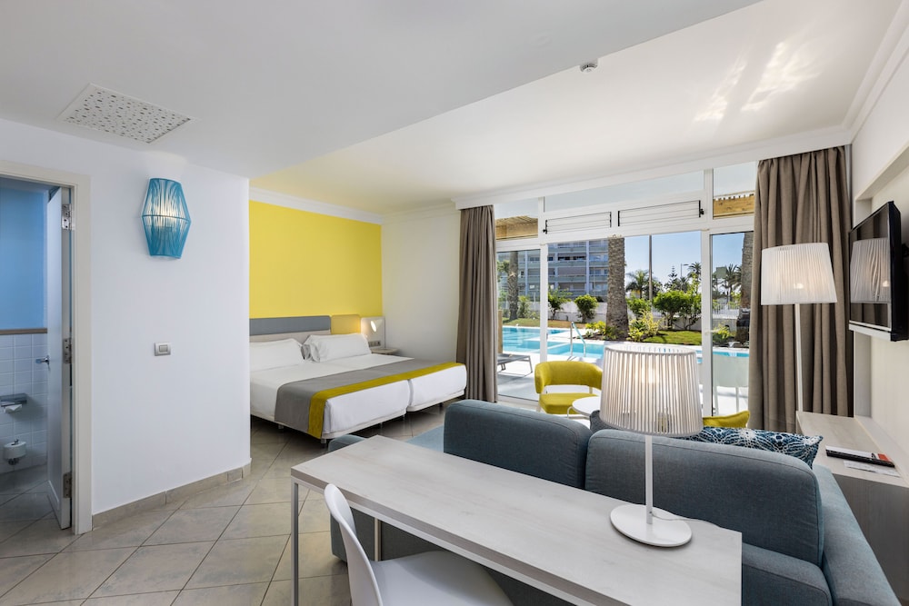 Deluxe Double Room, Private Pool - Photo 2
