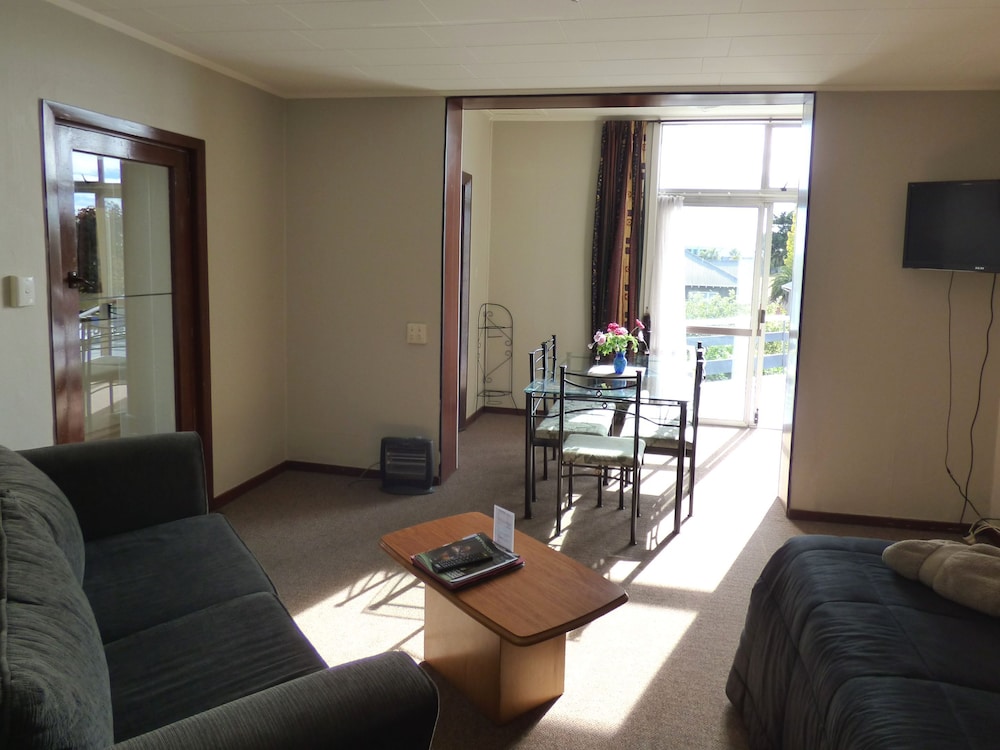 One Bedroom Family - Photo 4