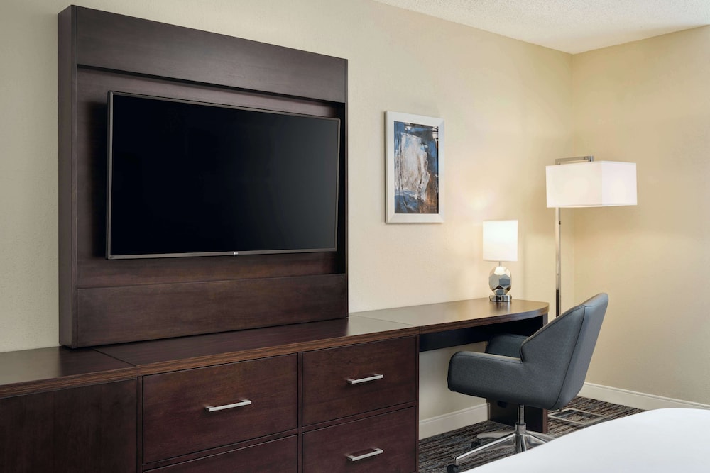 Room, 1 King Bed, Non Smoking - Photo 2