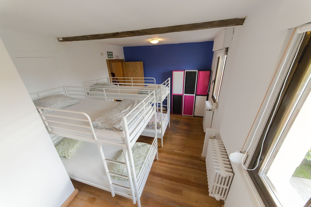 Shared Dormitory, Mixed Dorm, Shared Bathroom (6 Beds)
