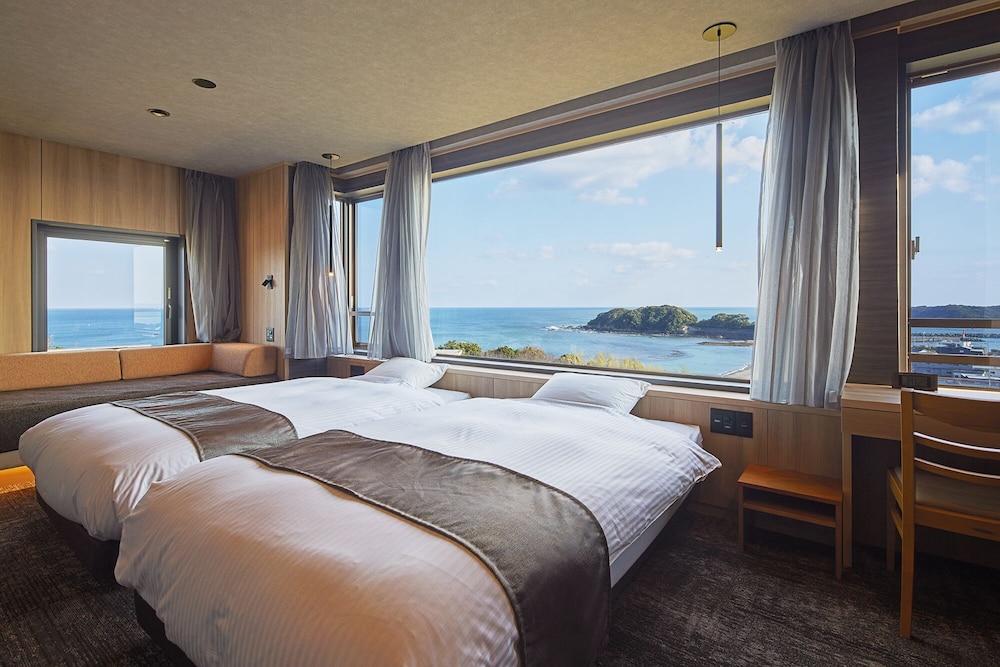 Luxury Suite, Sauna, Ocean View photo 2