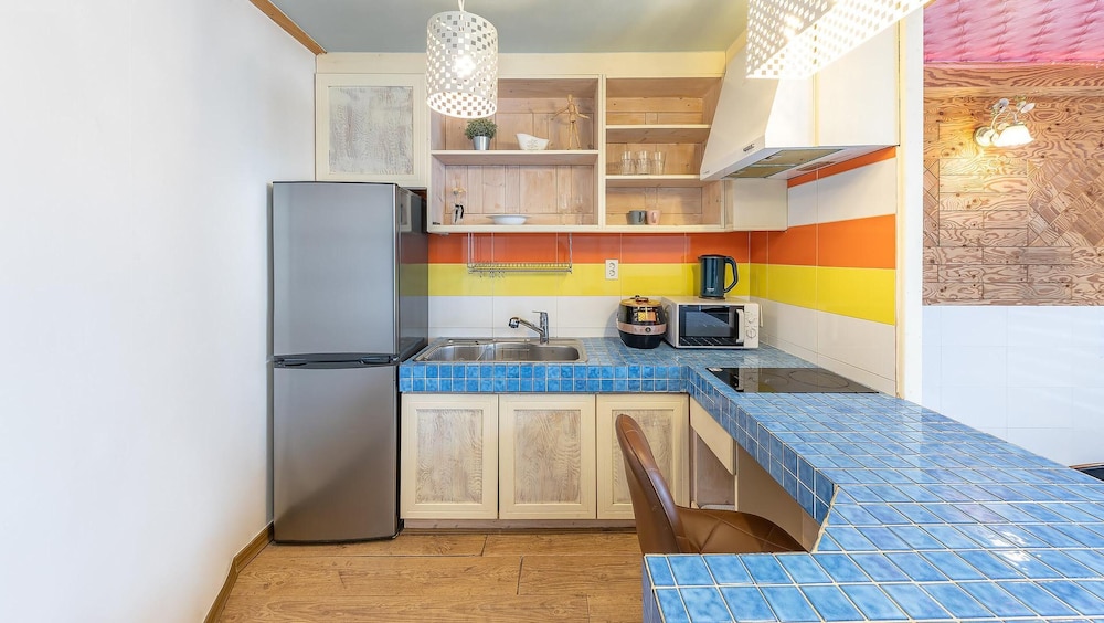 Basic Room, 1 Bedroom (103 (Studio / Pet Friendly)) - Photo 4