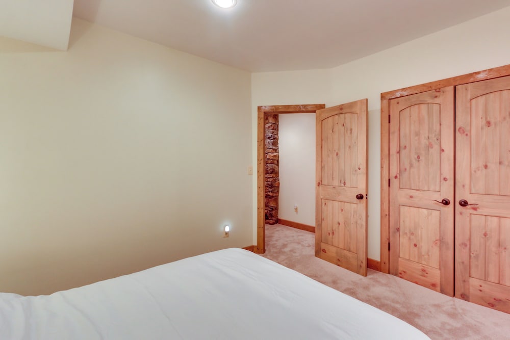 House (4 Bedrooms) photo 2
