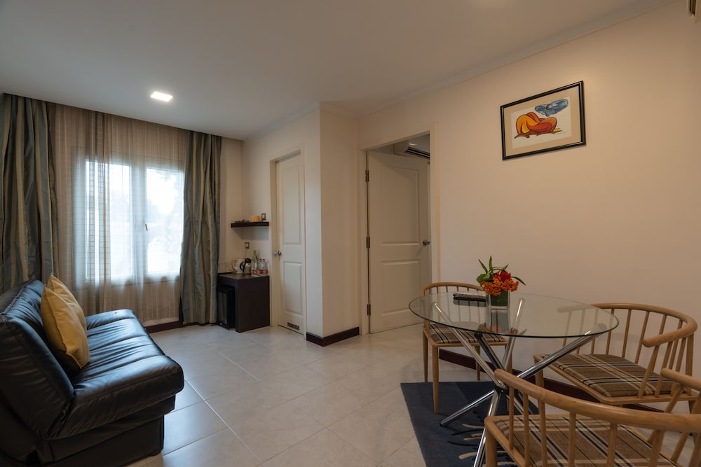 Luxury Suite - Photo 4