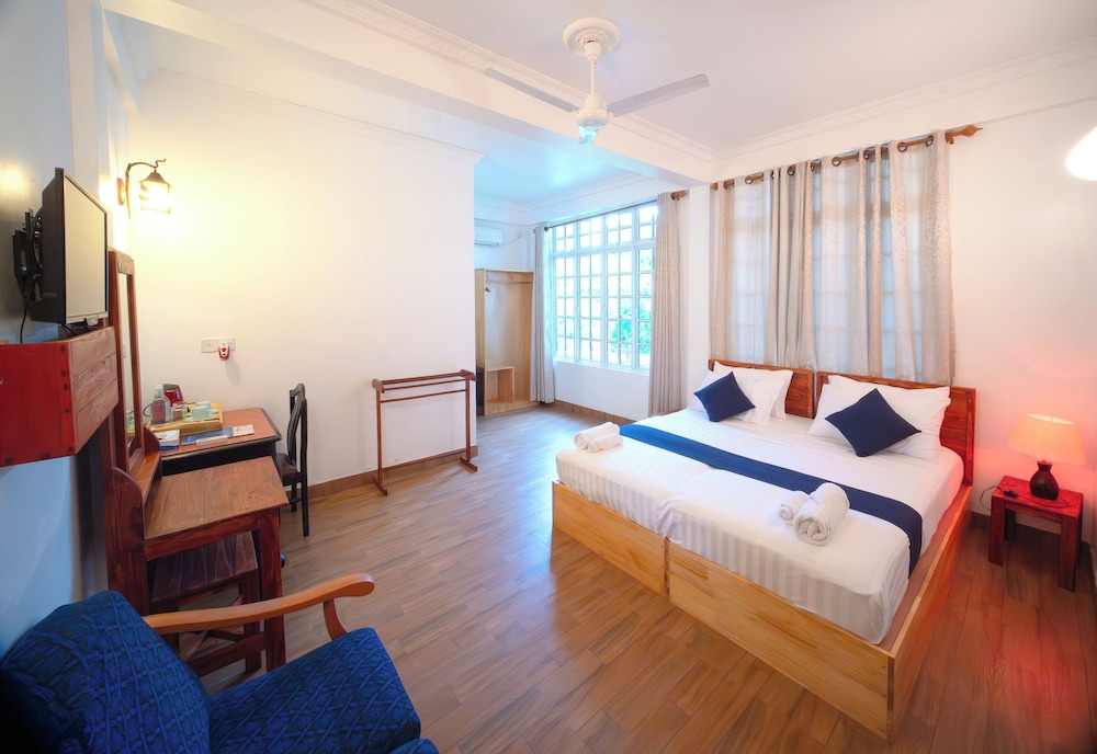 Deluxe Double or Twin Room