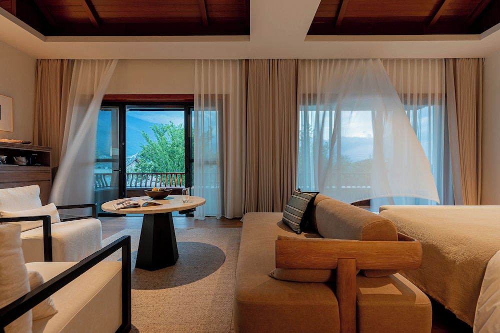 Design Loft, 2 Bedrooms, Pool Access, Courtyard View photo 1