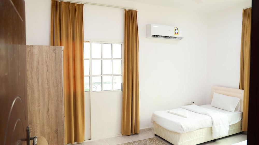 Family Apartment, Valley View