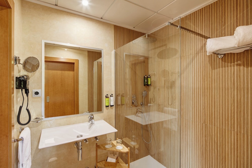 Junior Suite, Bathtub - Photo 3