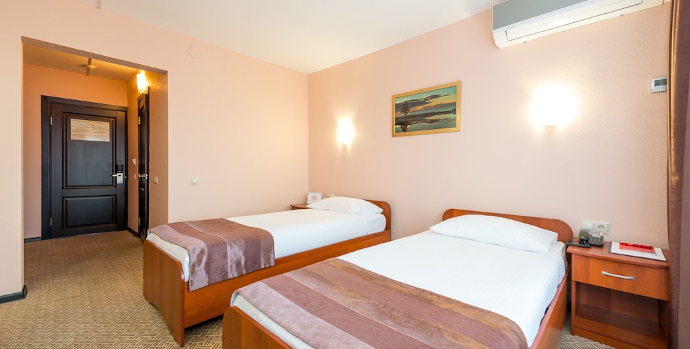 Economy Twin Room photo 3