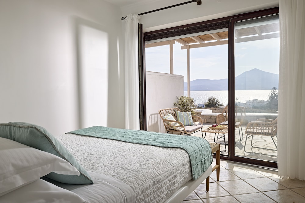Junior Suite, 1 Bedroom, Jetted Tub, Sea View photo 2