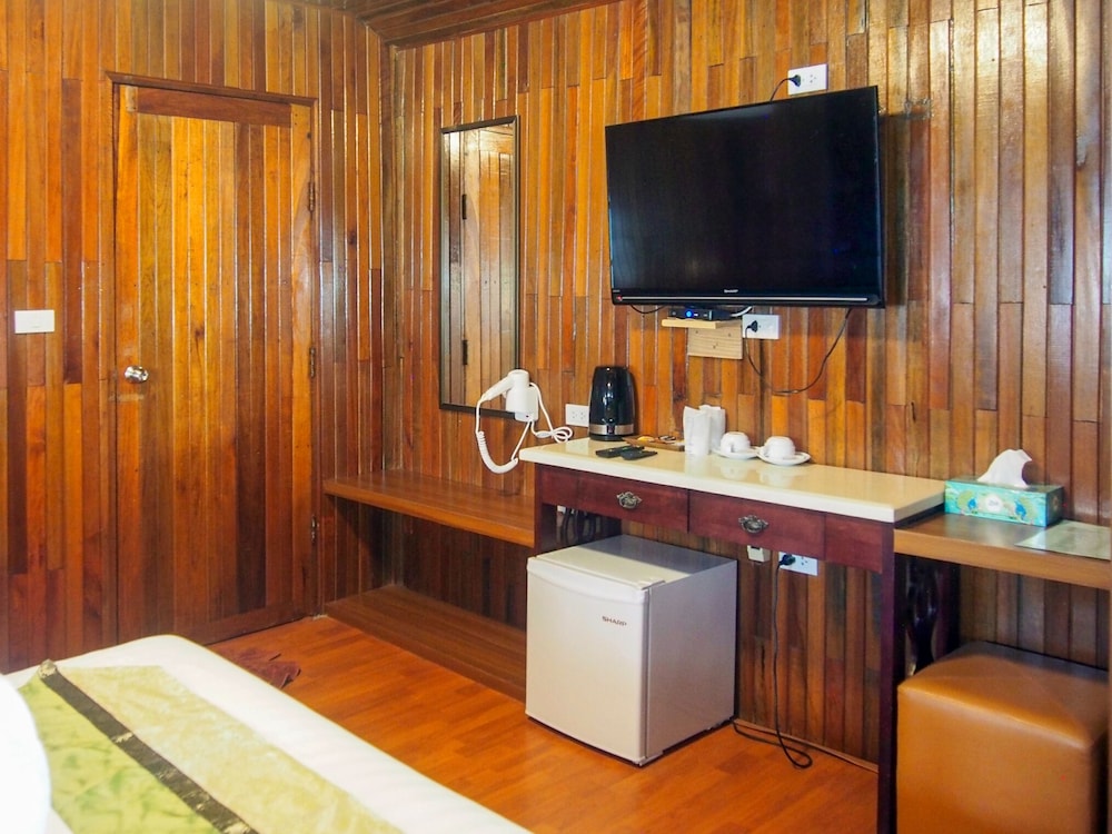 Beach Front Bungalow - Photo 3