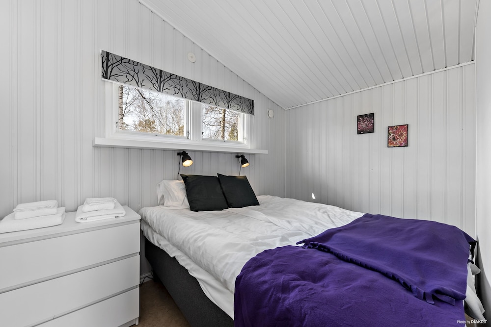 Cabin (Vänerstuga) photo 2