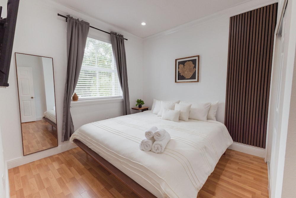 Miami Getaway Heated Pool House & Pool Table Villa, Foto 33