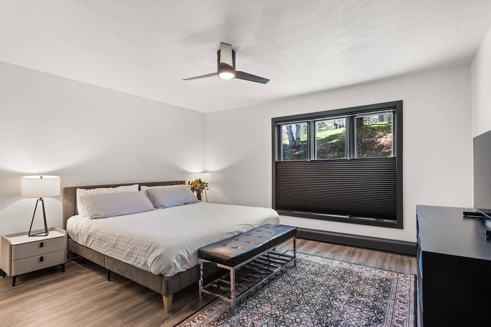 Condo (Snowmass Modern 3 bedroom w/ Hot Tub )