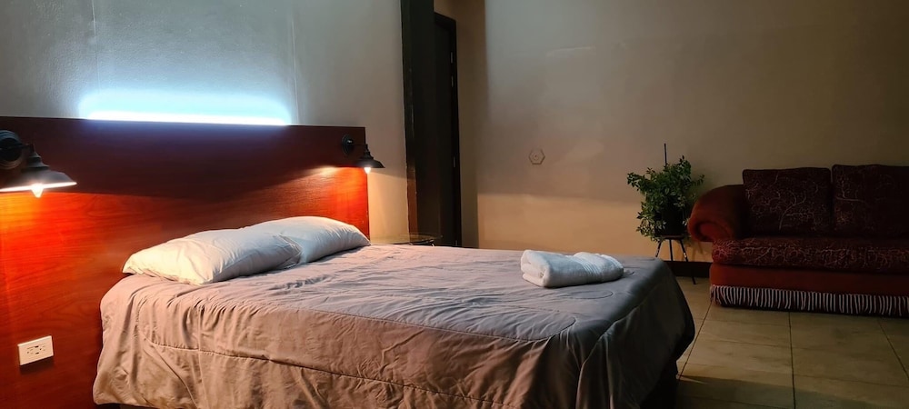 Business Apartment, 1 Queen Bed photo 2