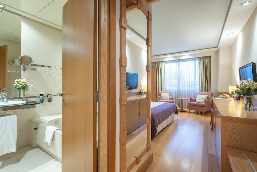 Standard Double Room - Photo 6