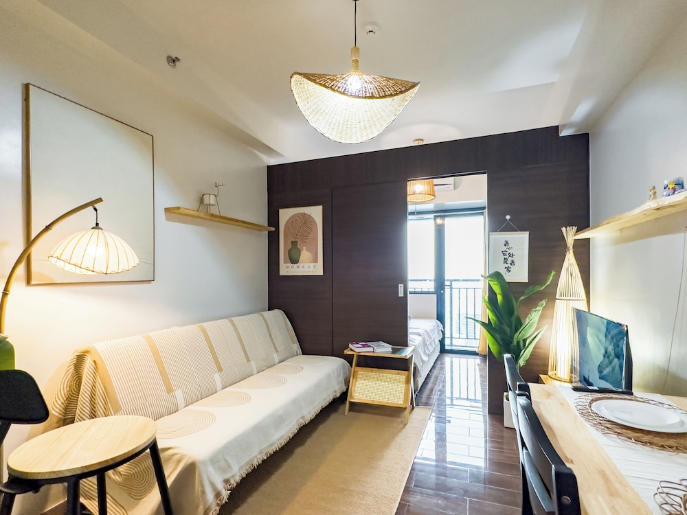 Exclusive Condo, Multiple Beds, Refrigerator & Microwave photo 1