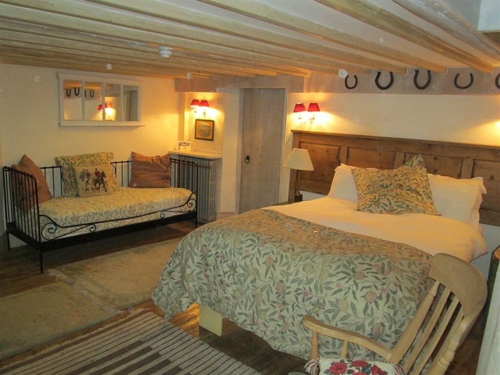Suite, Ensuite (Cart Shed) photo 1