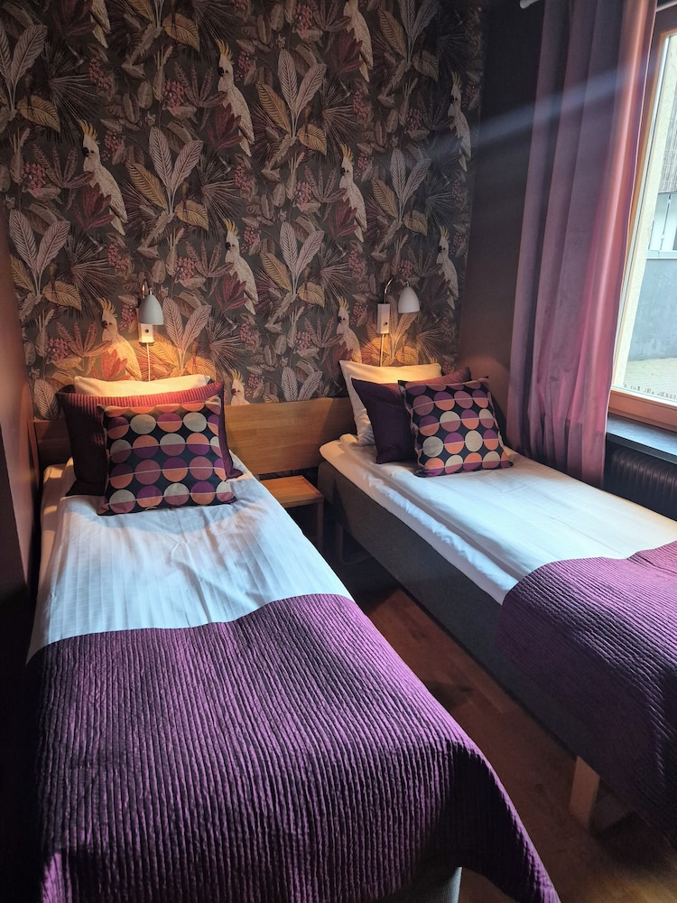 Economy Twin Room photo 1