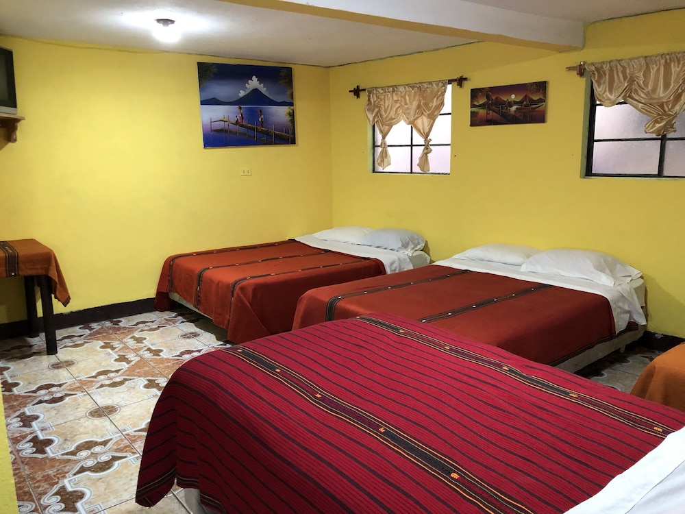 Family Room, Multiple Beds photo 3