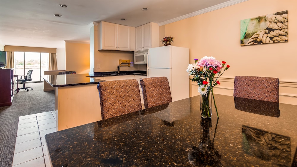 Suite, 1 Queen Bed, Non Smoking, Jetted Tub (with Sofabed) - Photo 6