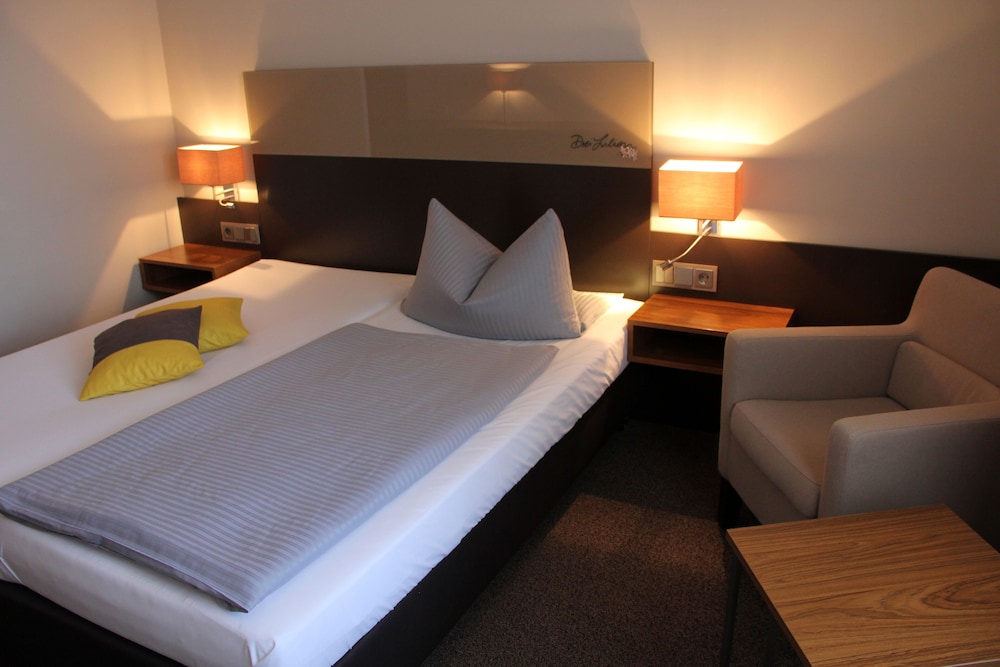 Double Or Twin Room photo 3