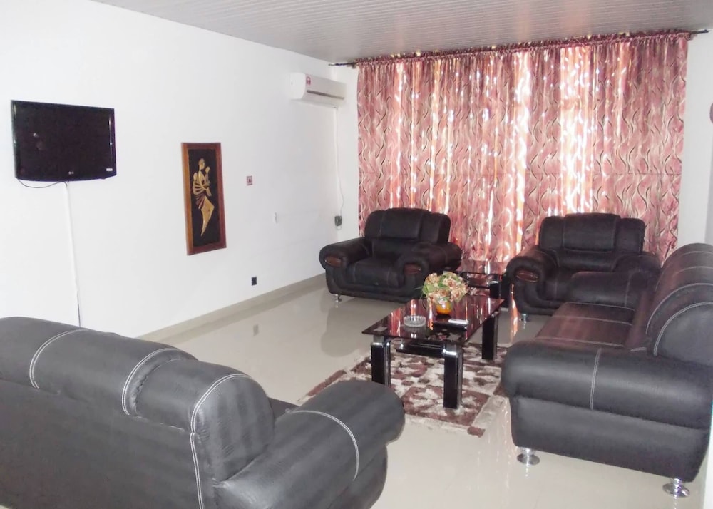 Family Room, Balcony, City View photo 2