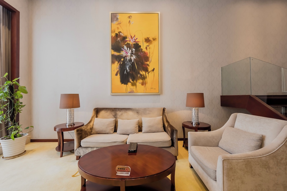 Panoramic Duplex, Canal View