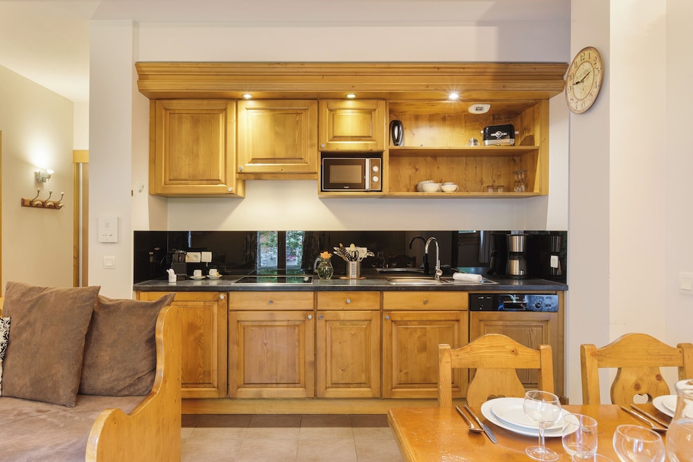 Family Apartment, Multiple Bedrooms (Vallorcine Buet 01 ski in / ski out) Family Apartment, Multiple Bedrooms (Vallorcine Buet 01 ski in / ski out)