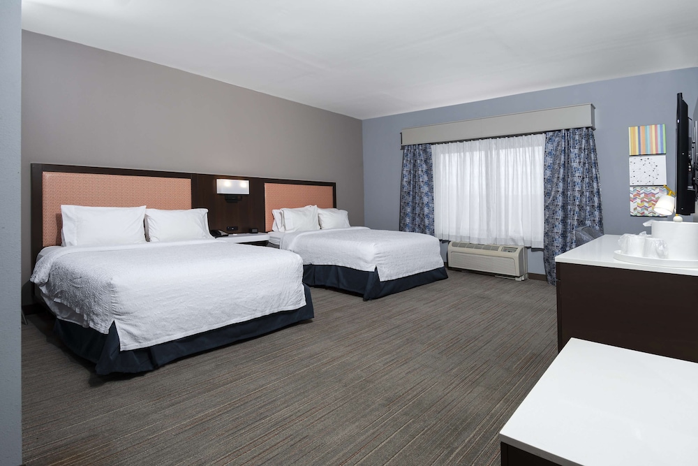 Room, 1 King Bed with Sofa bed, Accessible, Non Smoking (Mobility & Hearing, Roll-in Shower) - Photo 4