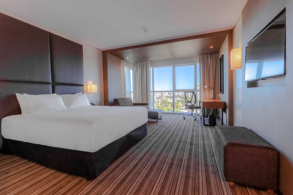 Executive Room, 1 King Bed, Allergy Friendly, City View photo 3