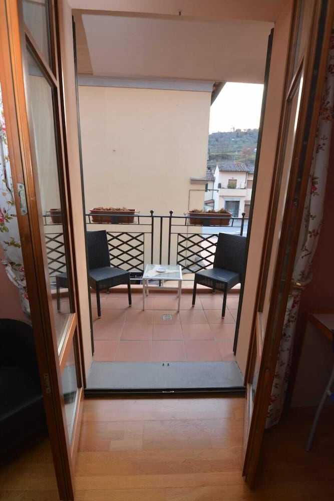 Double Room - Photo 9