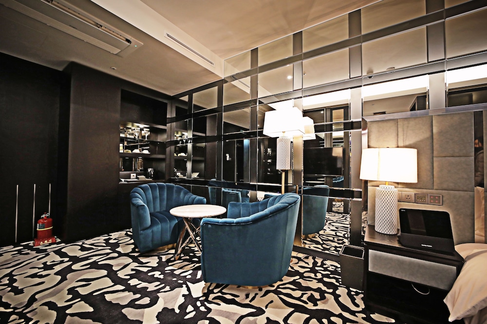 Signature Tartan City photo 2