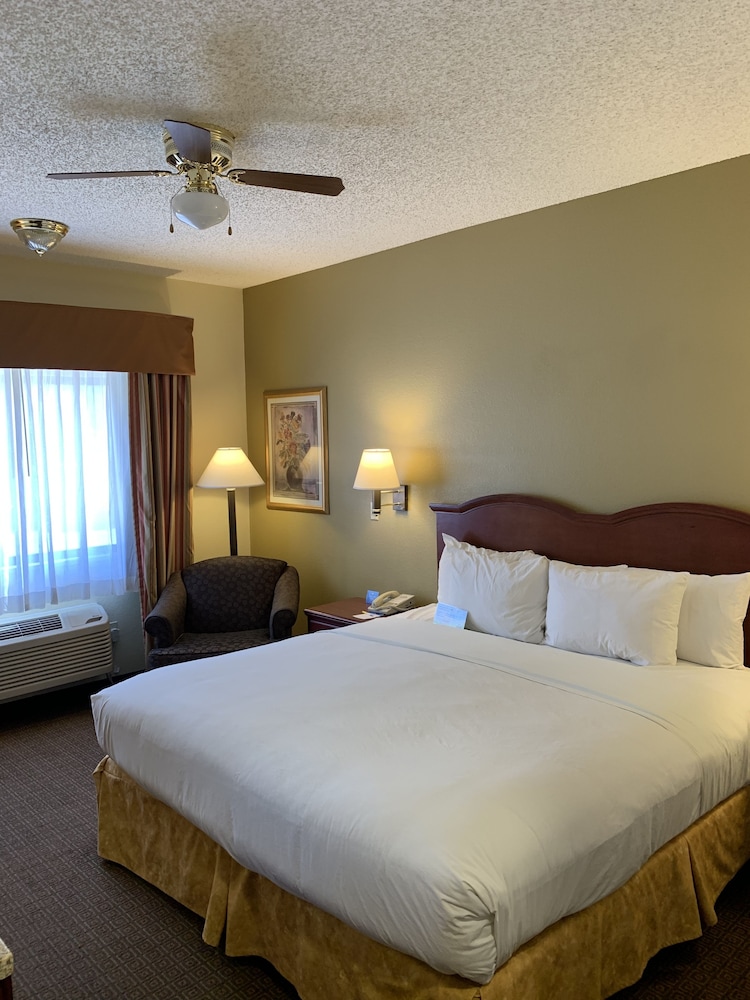 Standard Room, 1 King Bed - Photo 3