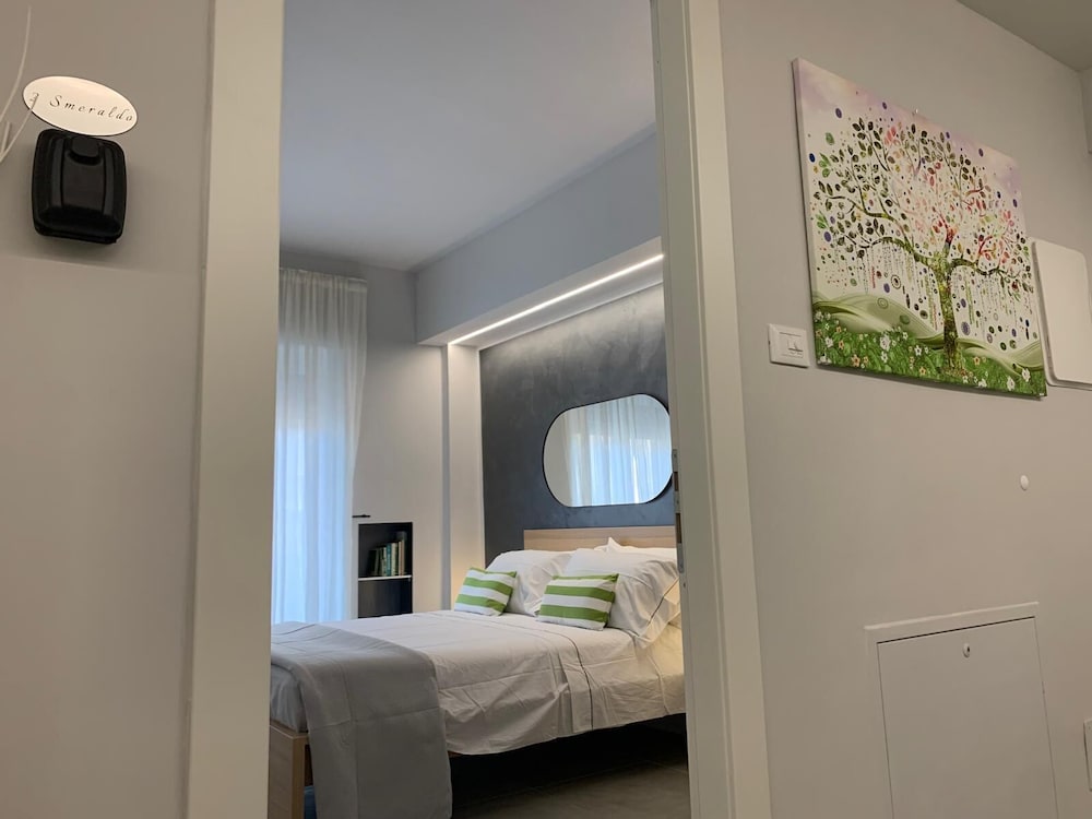 Panoramic Studio, 1 King Bed, Mountain View photo 1