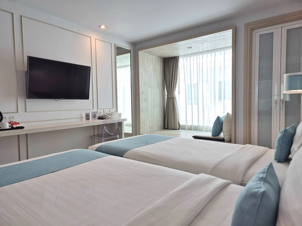 Deluxe Double or Twin Room photo 1