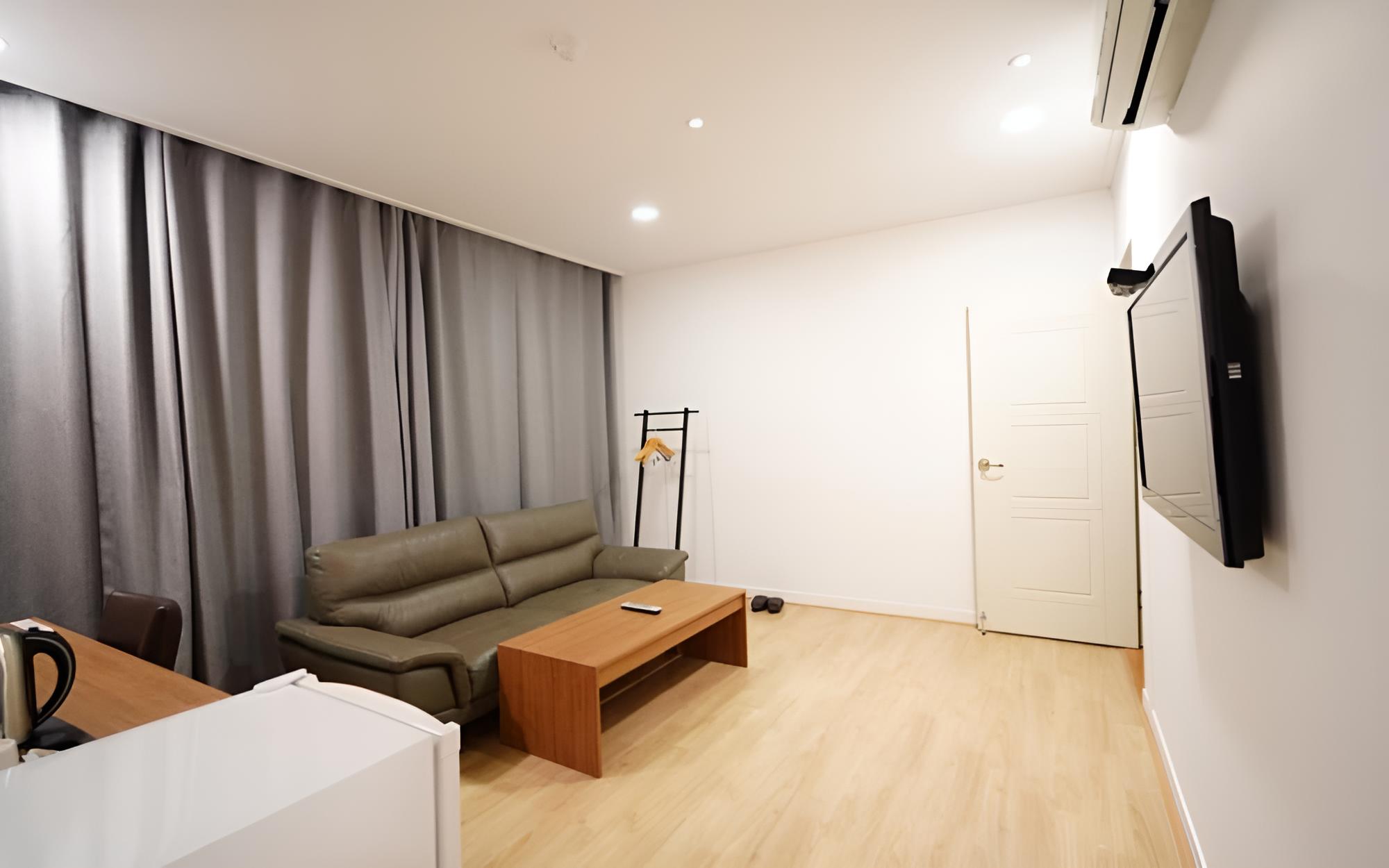 Room (Family Twin) - Photo 15