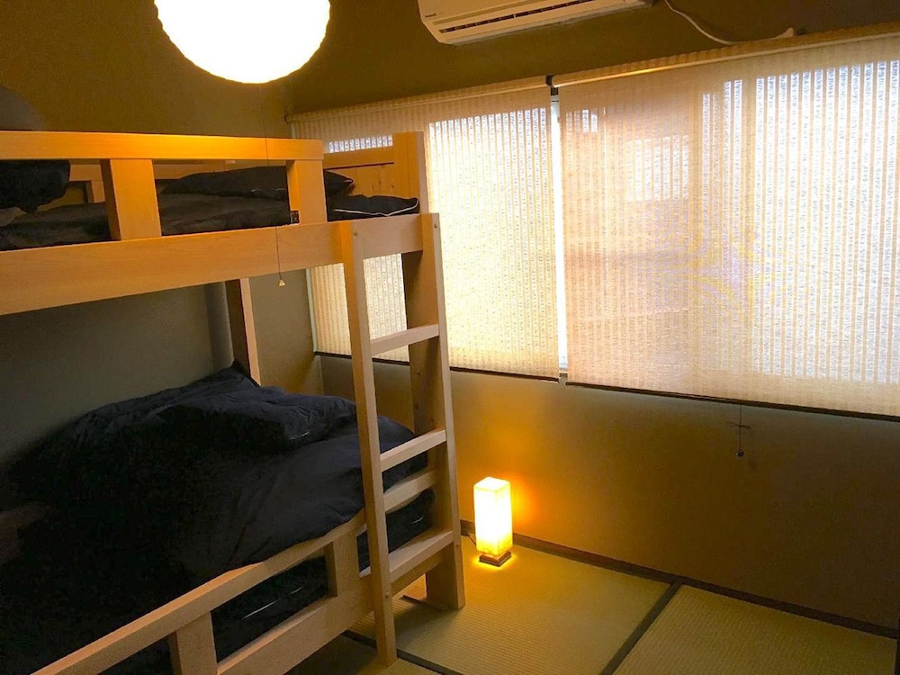 Private Bunk Bed Japanese Style Room 2C, Shared Bathroom photo 1