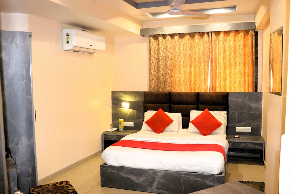 Deluxe Room - Photo 7